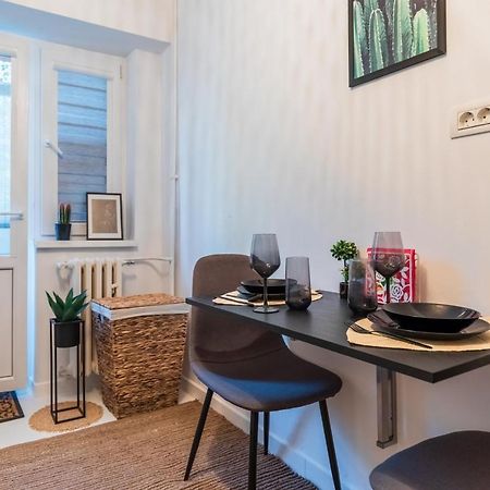 Jungle Apartment 15 Min Walk To Beach & Downtown Constanţa Eksteriør billede