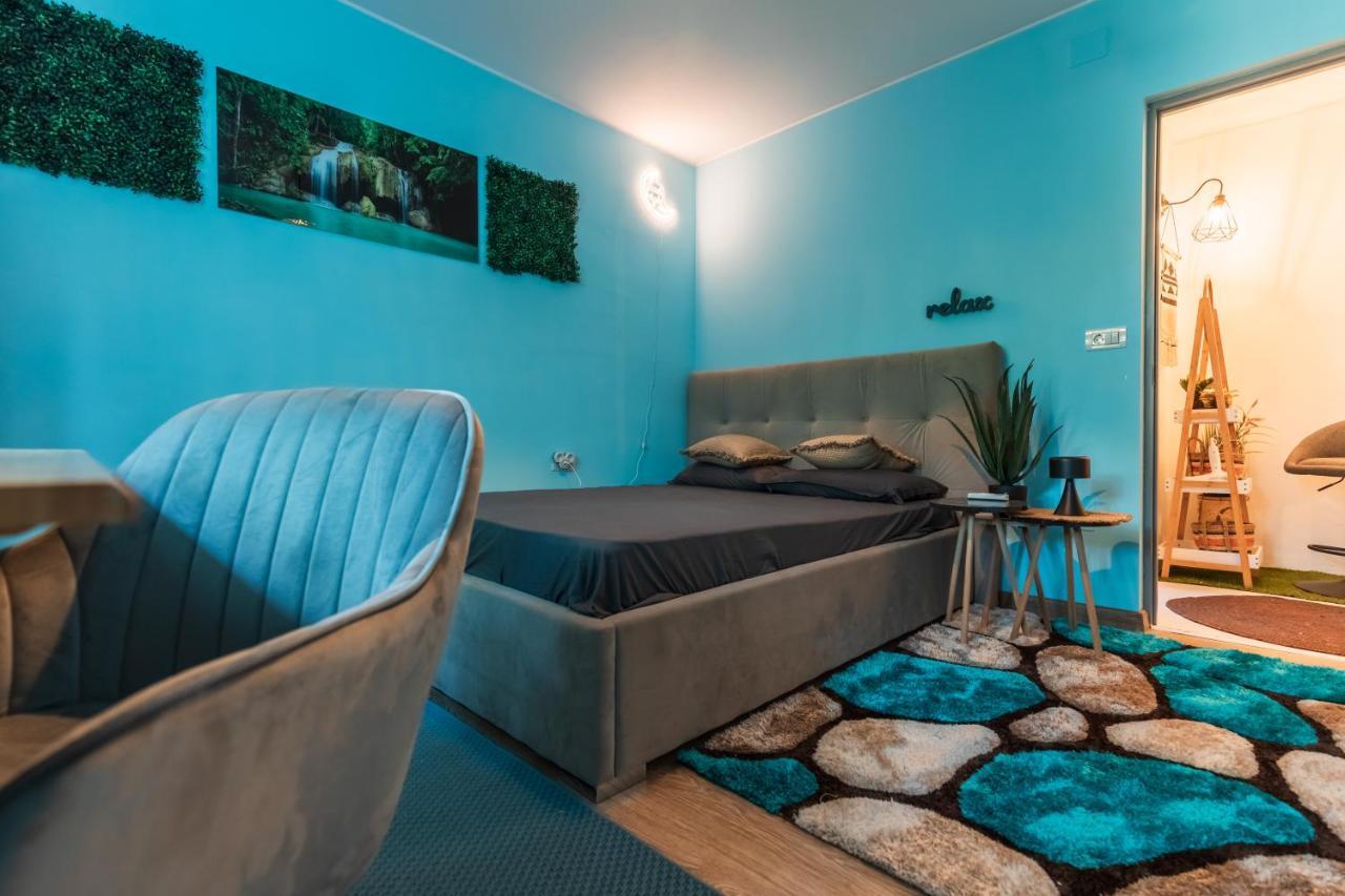 Jungle Apartment 15 Min Walk To Beach & Downtown Constanţa Eksteriør billede