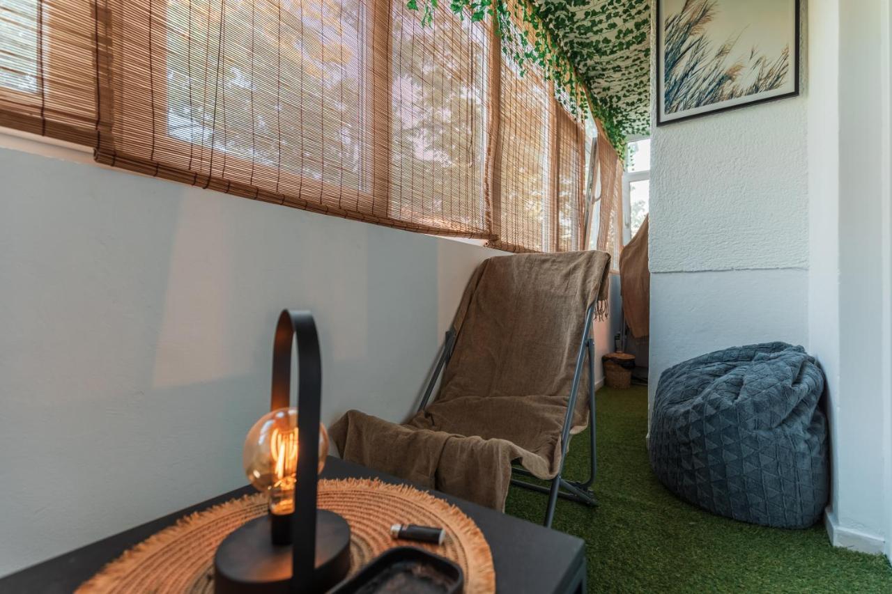 Jungle Apartment 15 Min Walk To Beach & Downtown Constanţa Eksteriør billede